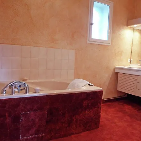 Holiday home Spacious In With Swimming Pool *