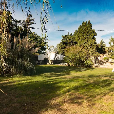 Spacious In With Swimming Pool Holiday home Narbonne